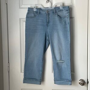 Capri ripped jeans,size 14P